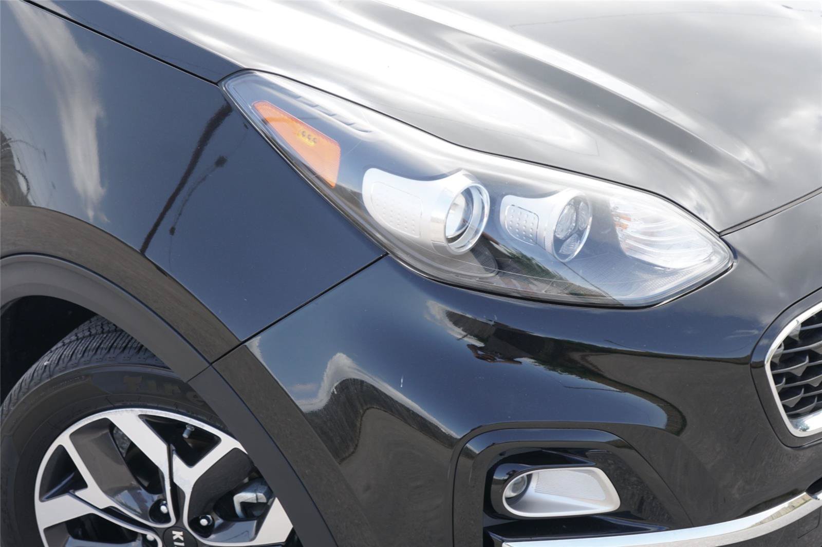Used 2021 Kia Sportage EX FWD image 3