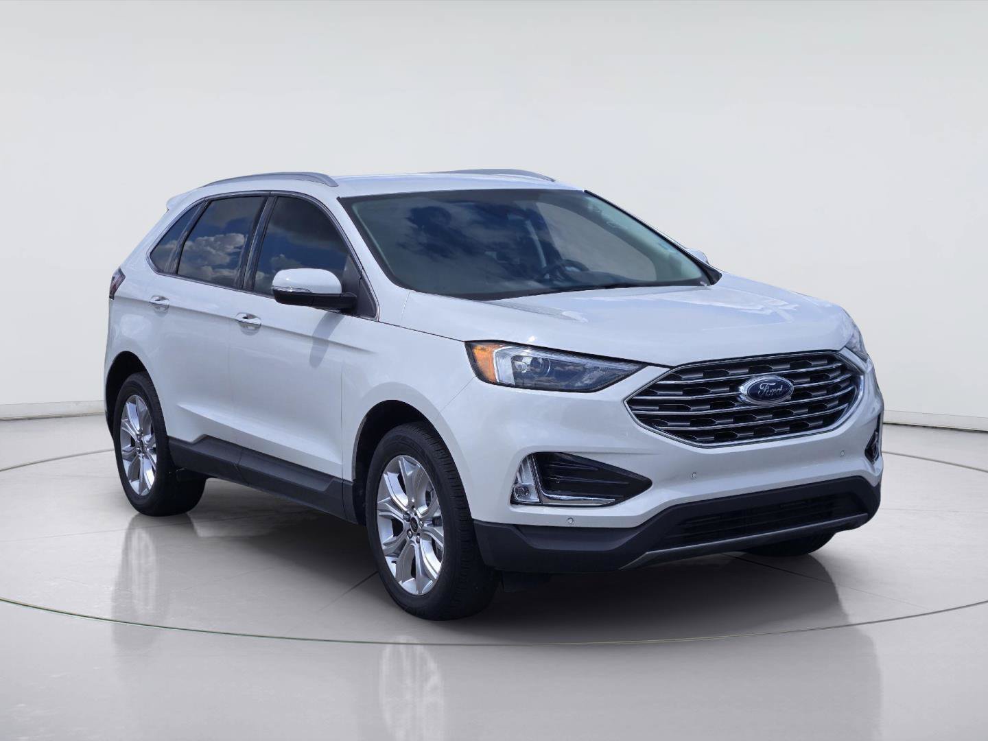 Certified 2023 Ford Edge Titanium AWD/4WD image 3