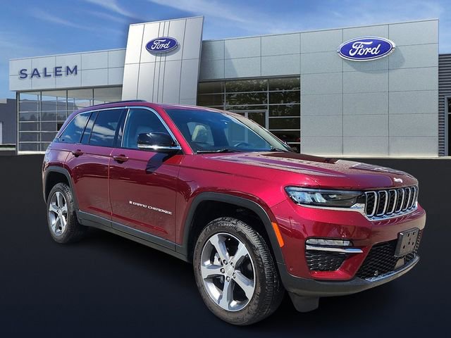 Used 2025 Jeep Grand Cherokee Limited w/ Luxury Tech Group II AWD/4WD image 1