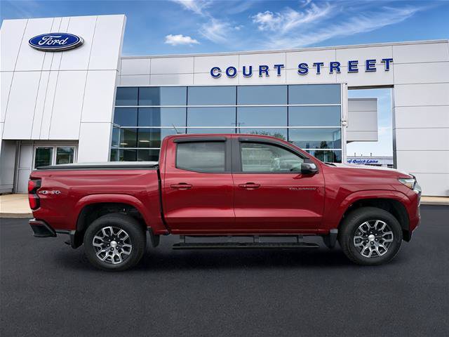 Used 2024 Chevrolet Colorado LT w/ LT Convenience Package III AWD/4WD image 4