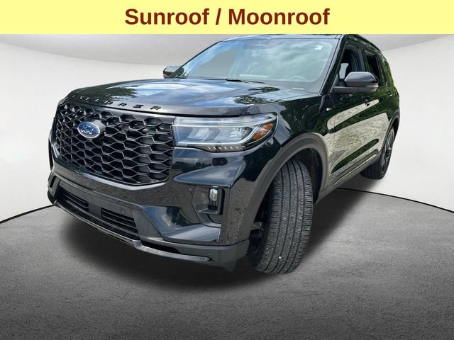 Certified 2025 Ford Explorer ST-Line w/ Premium Package AWD/4WD image 6