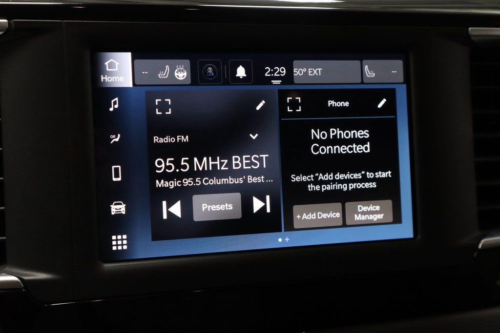 Used 2023 Chrysler Voyager LX image 10