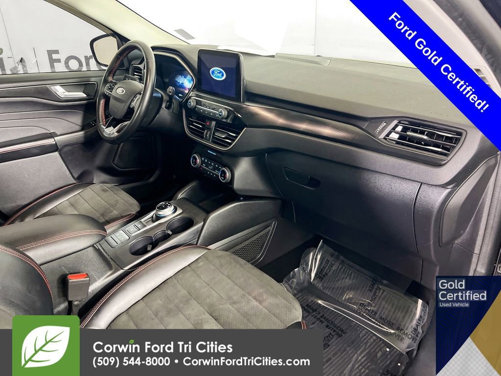 Certified 2022 Ford Escape SEL w/ SEL Stealth AWD Package image 30