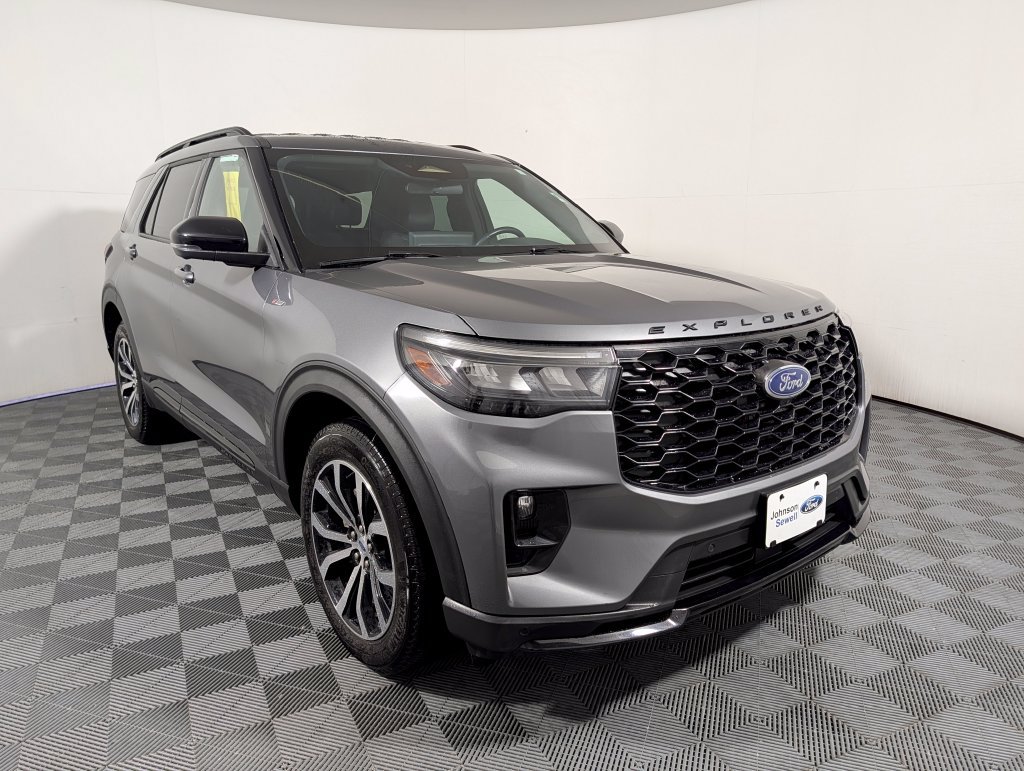 Certified 2025 Ford Explorer ST-Line AWD/4WD image 1