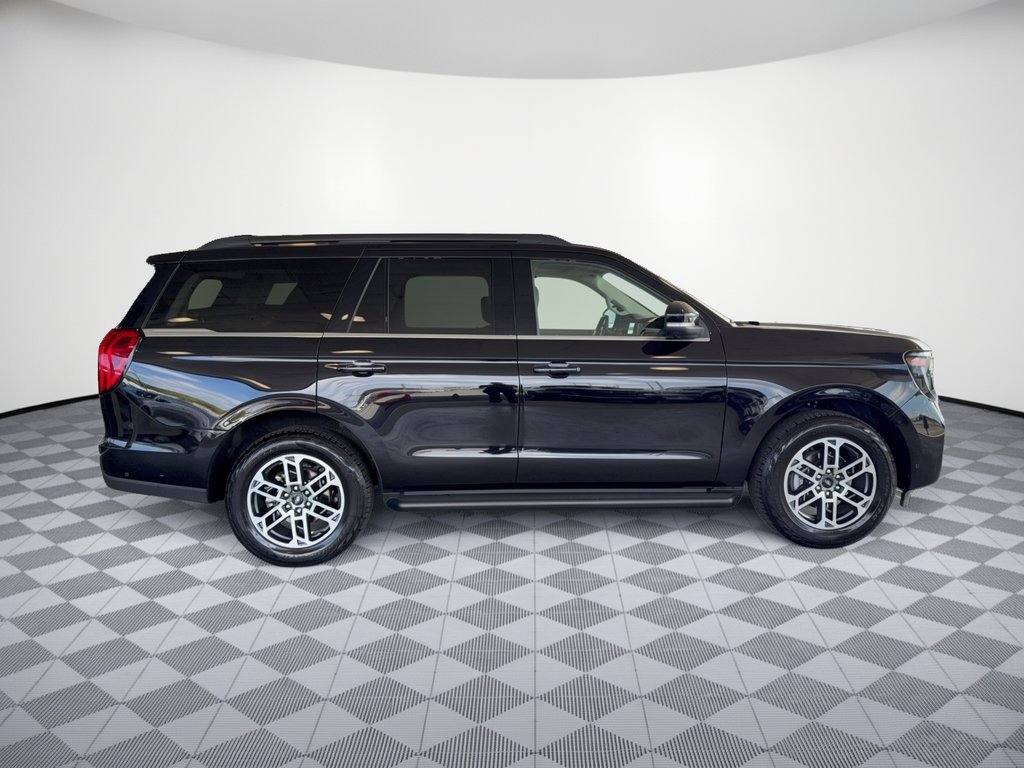 Certified 2025 Ford Expedition Active AWD/4WD image 8