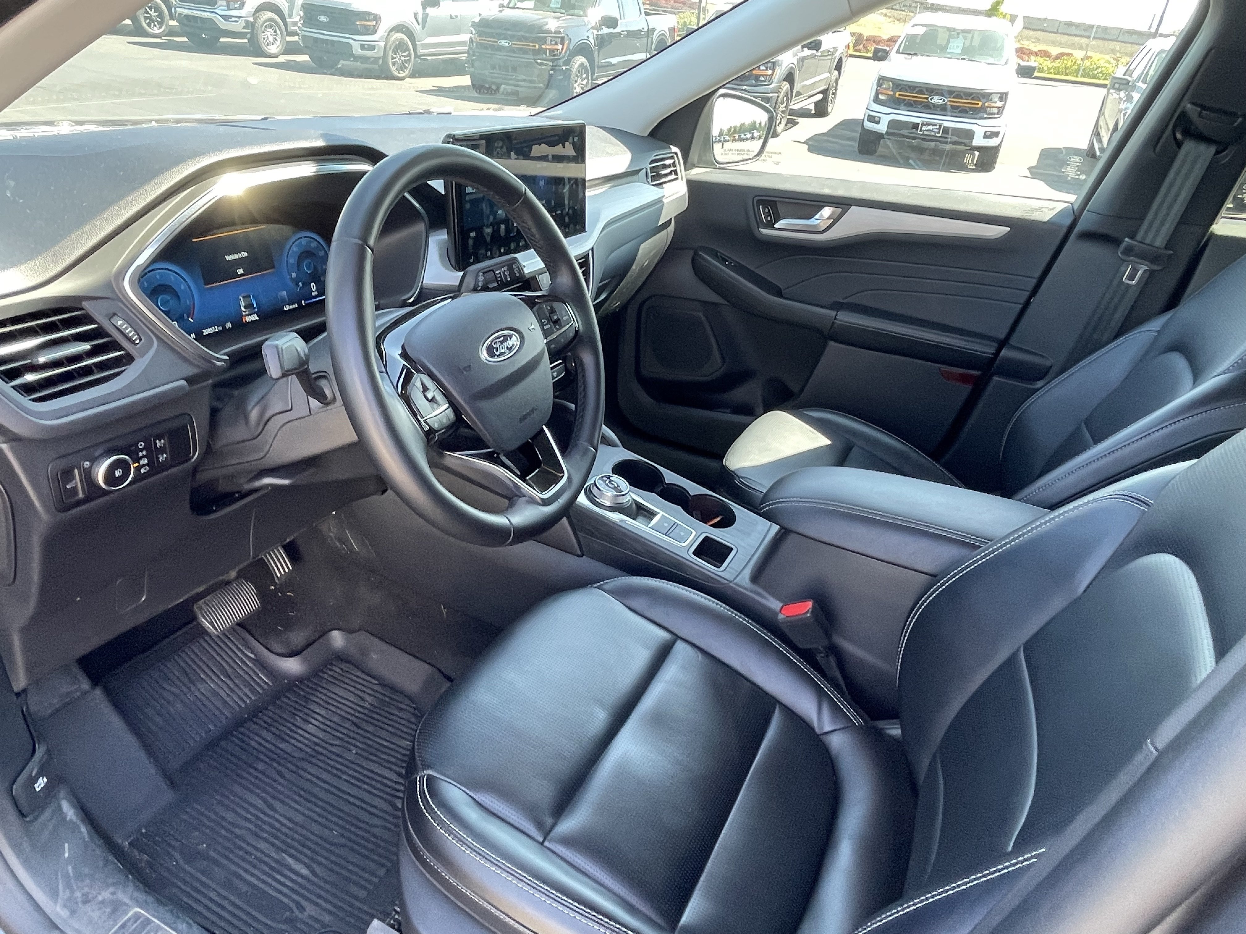 Certified 2025 Ford Escape Platinum AWD/4WD image 7