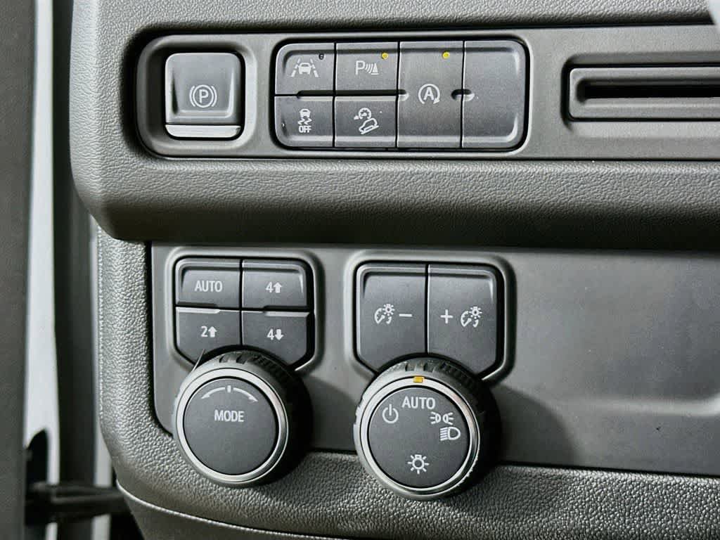 Used 2023 Chevrolet Suburban Premier AWD/4WD image 26
