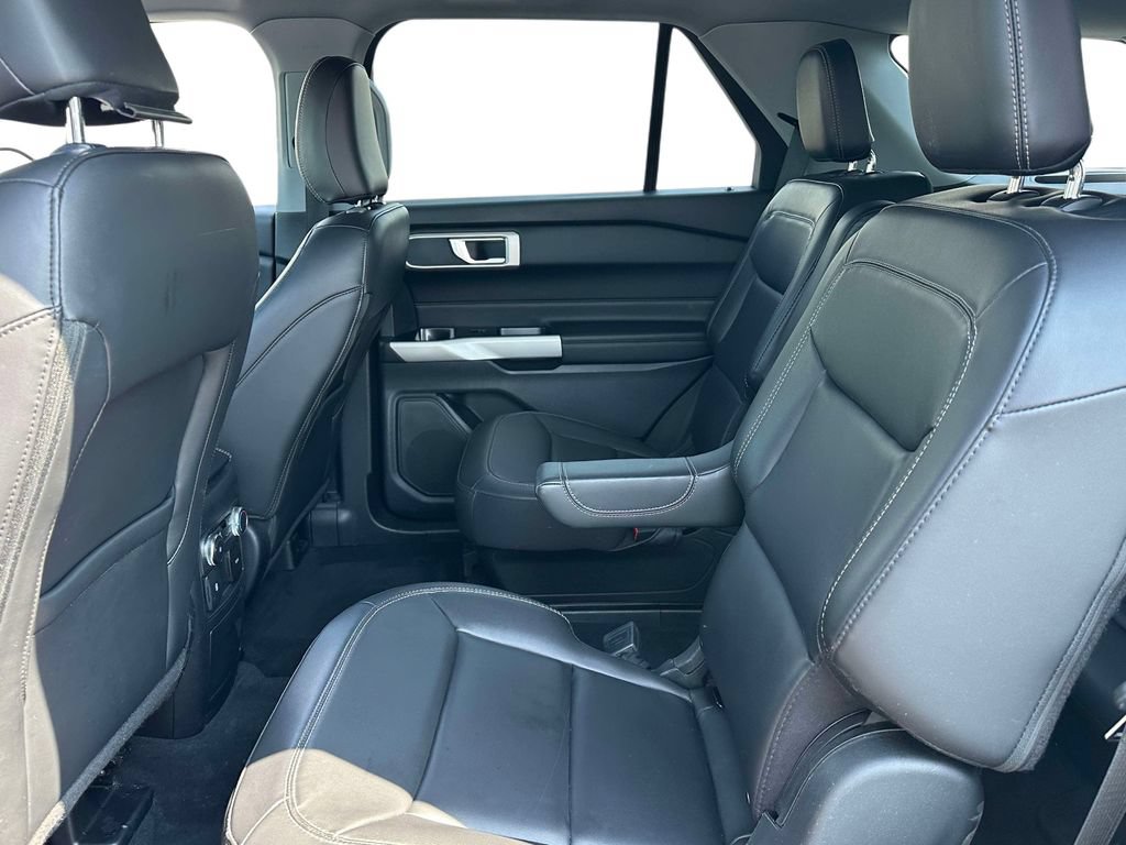 Certified 2022 Ford Explorer XLT w/ Equipment Group 202A AWD/4WD image 12