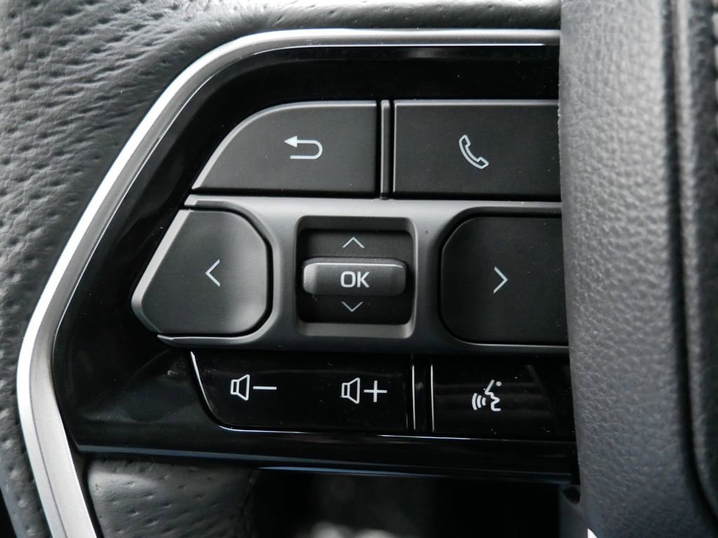 Used 2025 Toyota Sequoia Platinum image 17