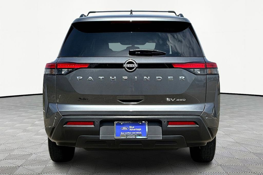 Used 2024 Nissan Pathfinder SV image 3