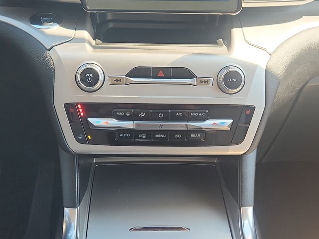 Certified 2022 Ford Explorer XLT w/ Equipment Group 202A image 17