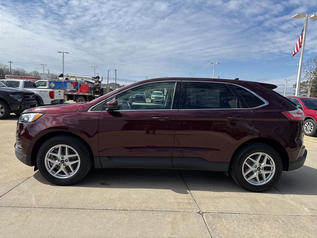 Certified 2023 Ford Edge SEL w/ Convenience Package AWD/4WD image 2