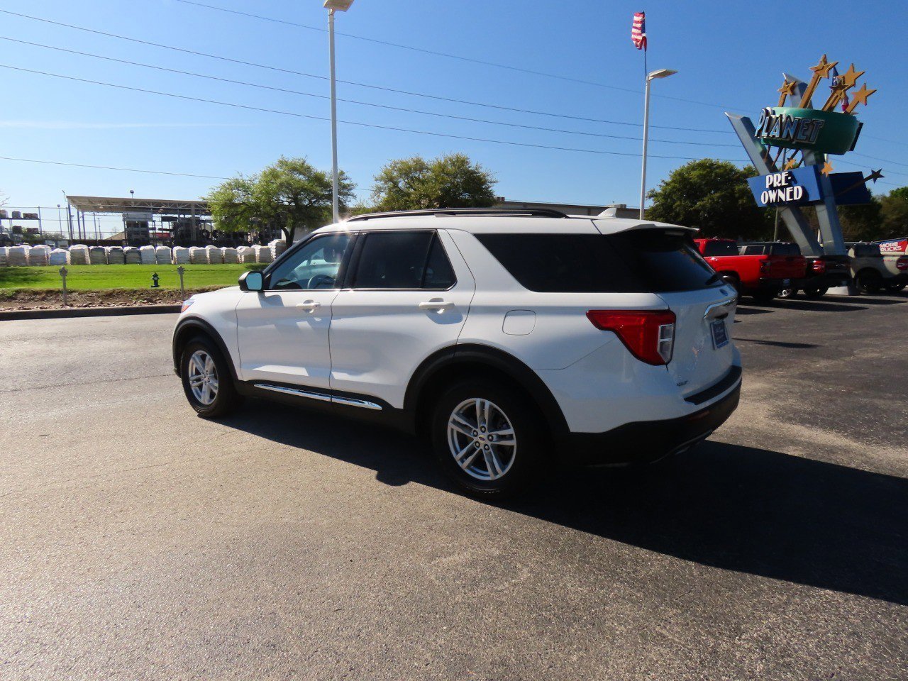 Certified 2023 Ford Explorer XLT w/ Equipment Group 202A image 3