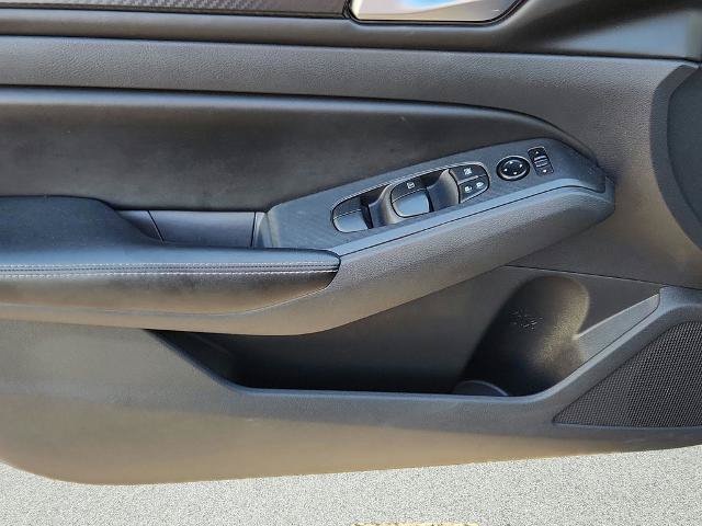 Used 2025 Nissan Altima 2.5 SV FWD image 16