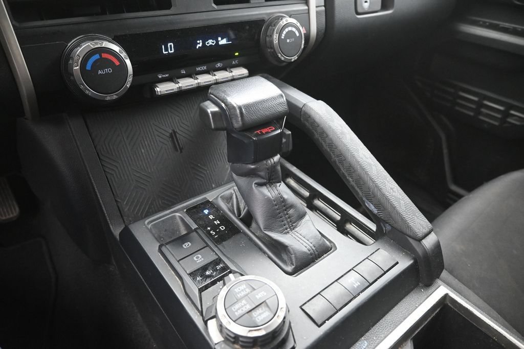 Used 2024 Toyota Tacoma TRD Off-Road AWD/4WD image 31