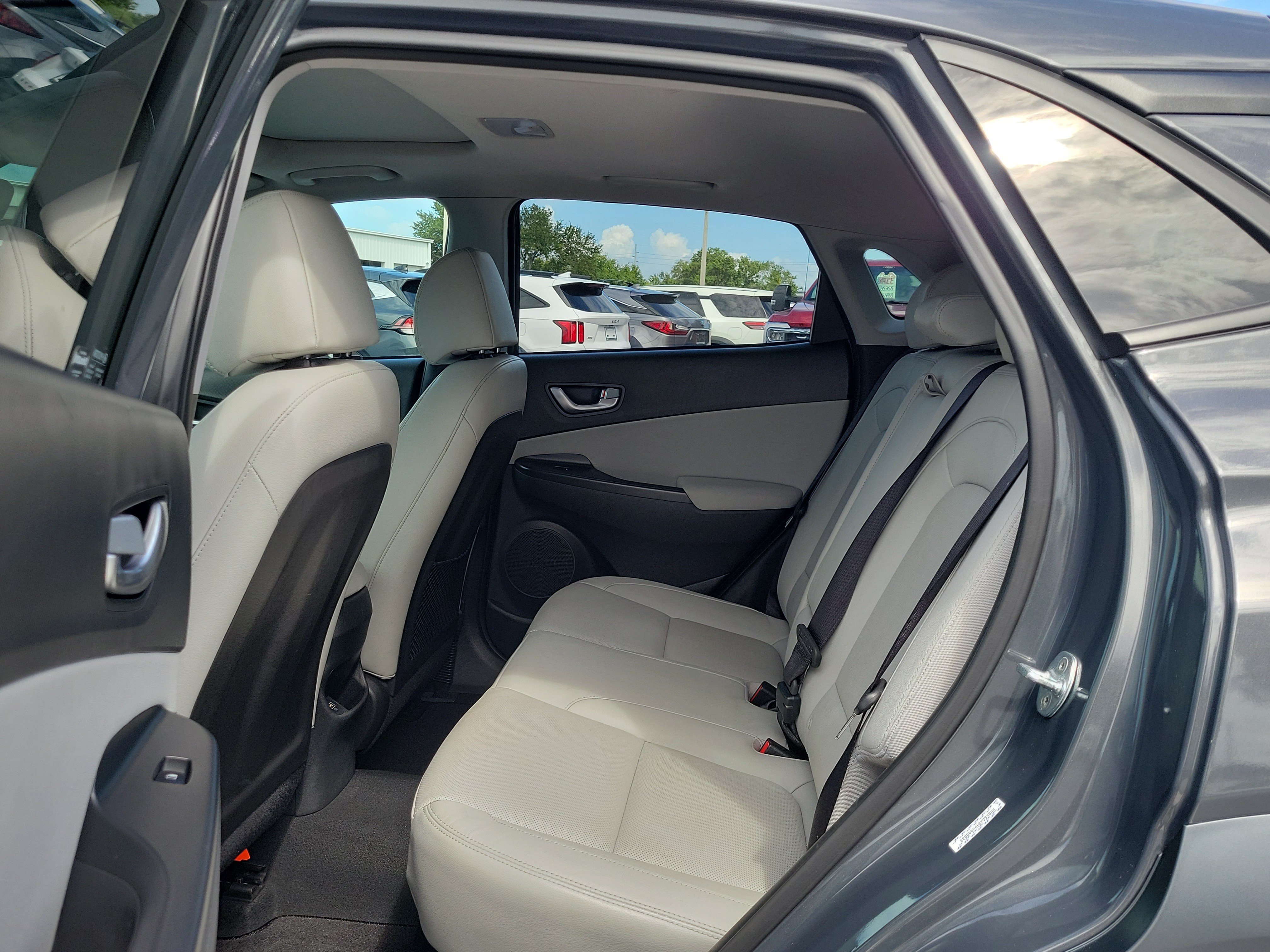 Used 2023 Hyundai Kona Limited AWD/4WD image 12