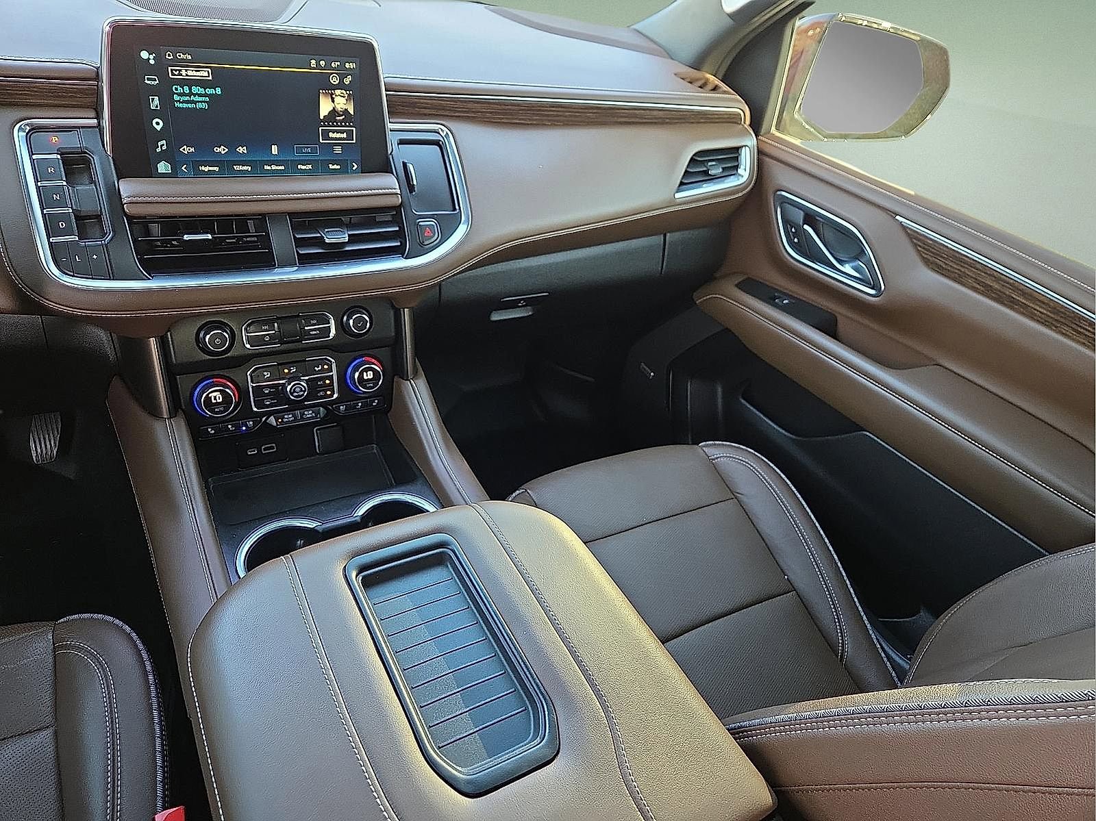 Used 2022 Chevrolet Suburban High Country image 13