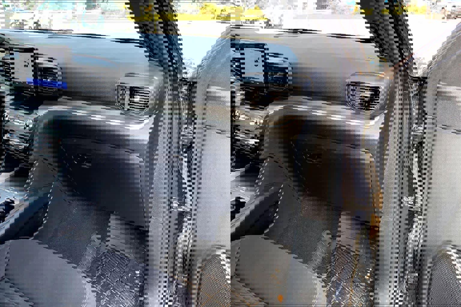 Certified 2020 Ford Explorer XLT w/ Comfort Package image 18