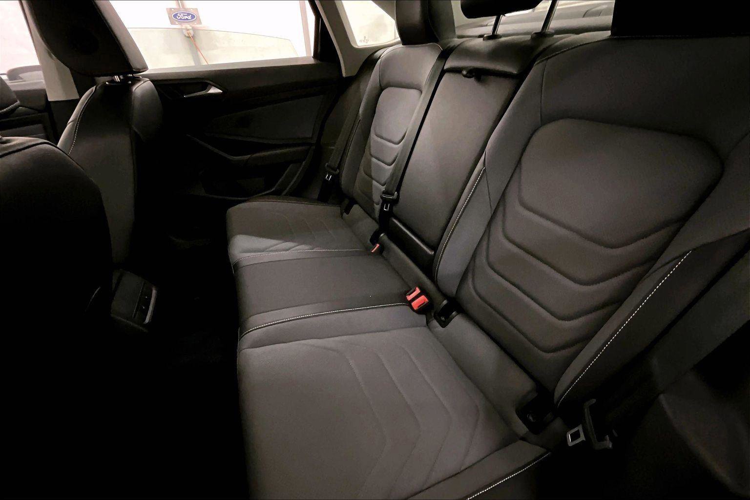 Used 2025 Volkswagen Jetta SEL image 25