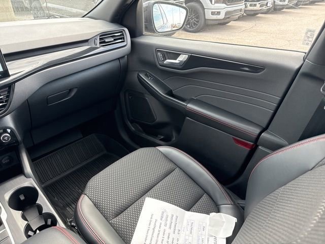 Certified 2025 Ford Escape ST-Line Select w/ Tech Pack #2 image 16