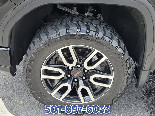 Used 2023 GMC Sierra 1500 AT4 w/ Technology Package AWD/4WD image 17