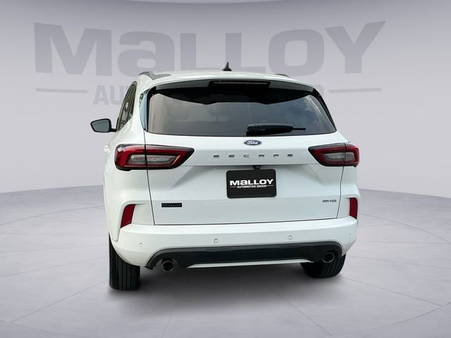 Certified 2023 Ford Escape ST-Line Select w/ Tech Pack #2 AWD/4WD image 4