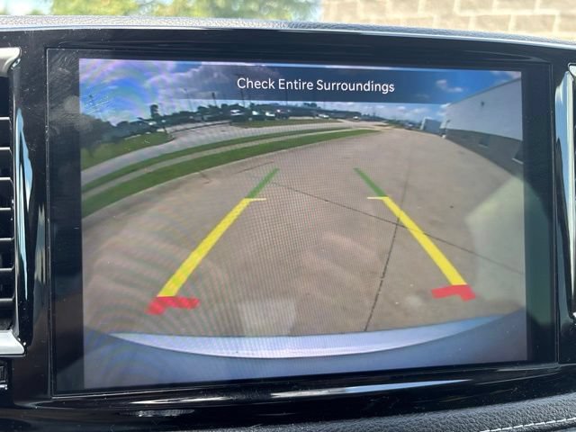 Used 2024 Chrysler Pacifica Limited FWD image 24