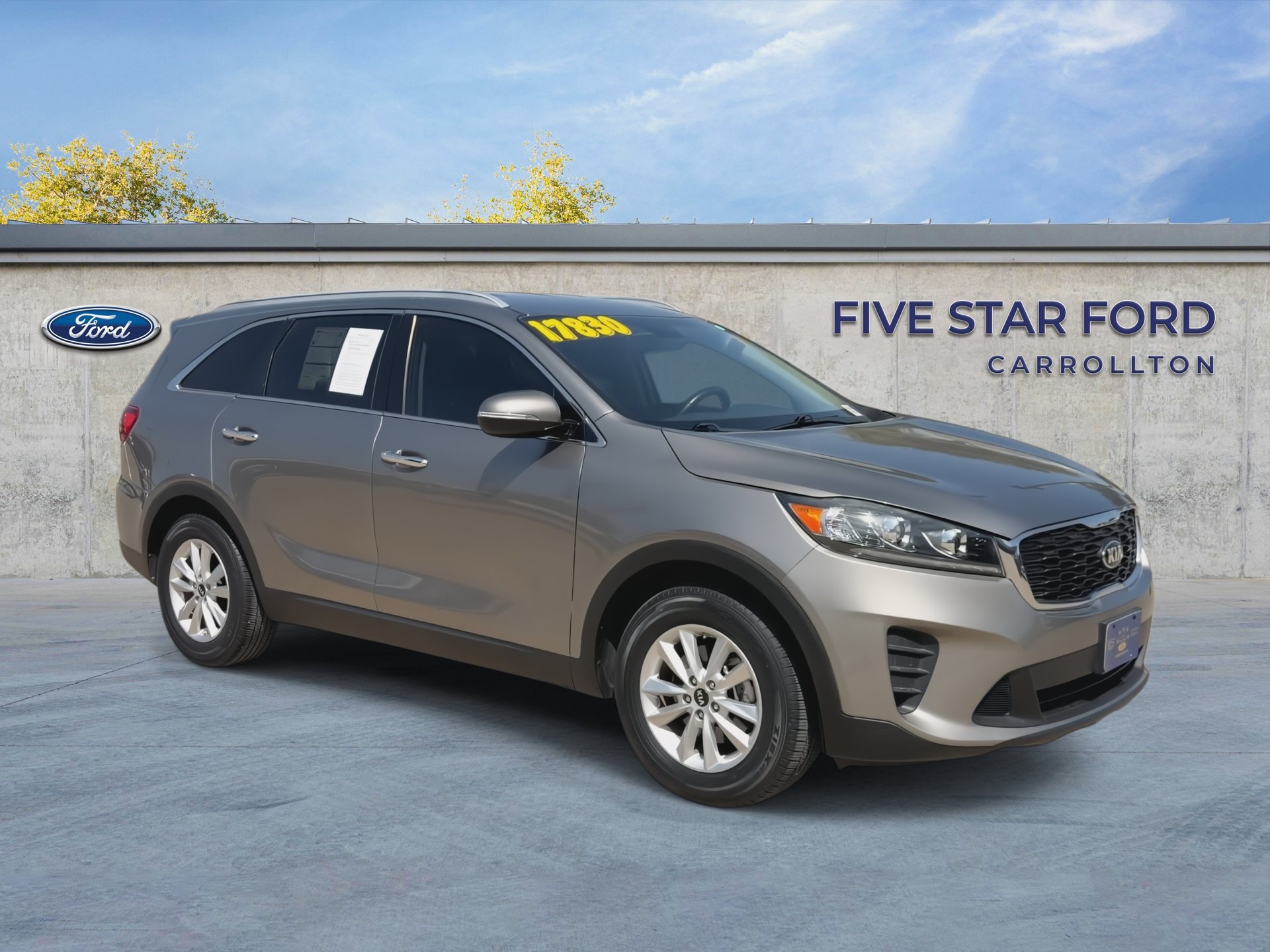 Used 2019 Kia Sorento FWD w/ LX Convenience Package image 2