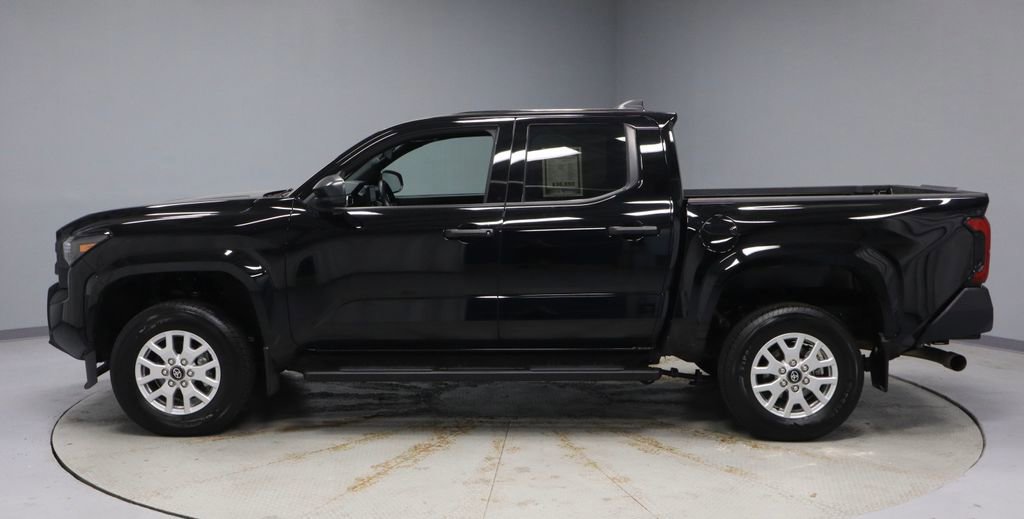 Used 2024 Toyota Tacoma SR AWD/4WD image 2