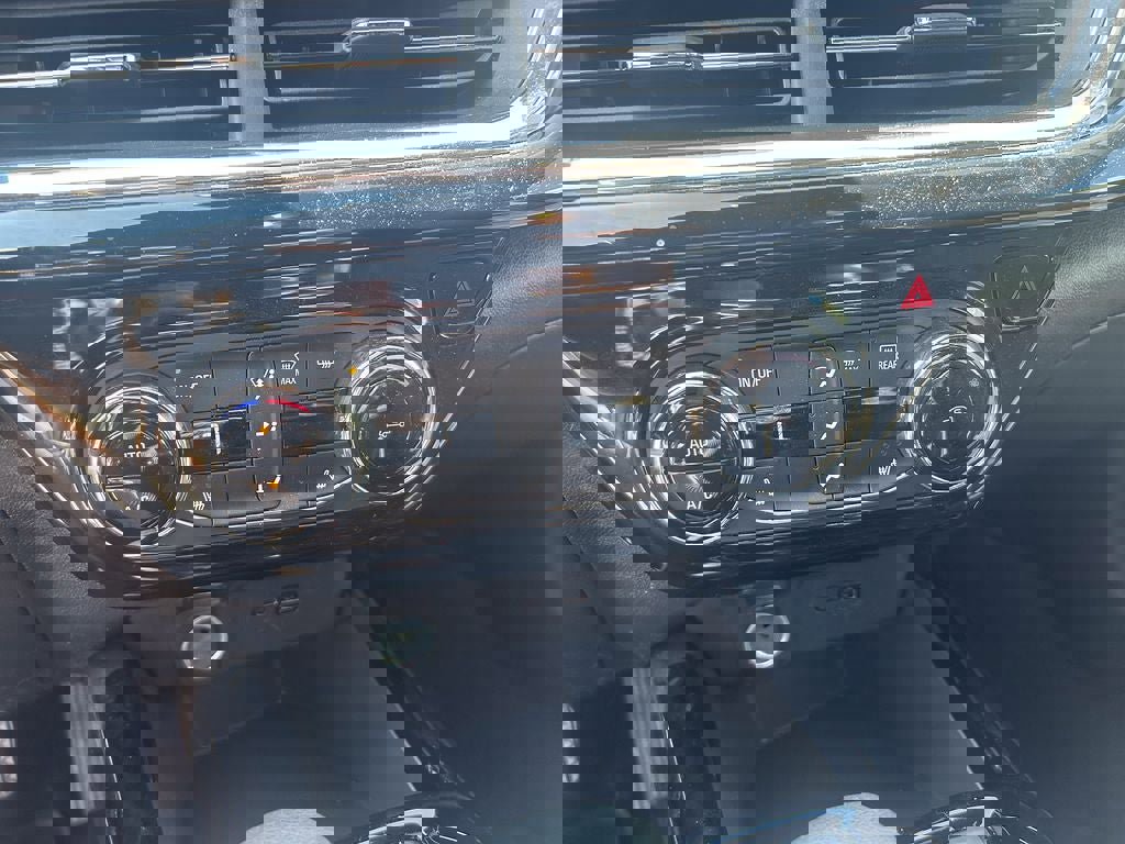 Used 2024 Chevrolet Trax RS w/ Driver Confidence Package FWD image 21