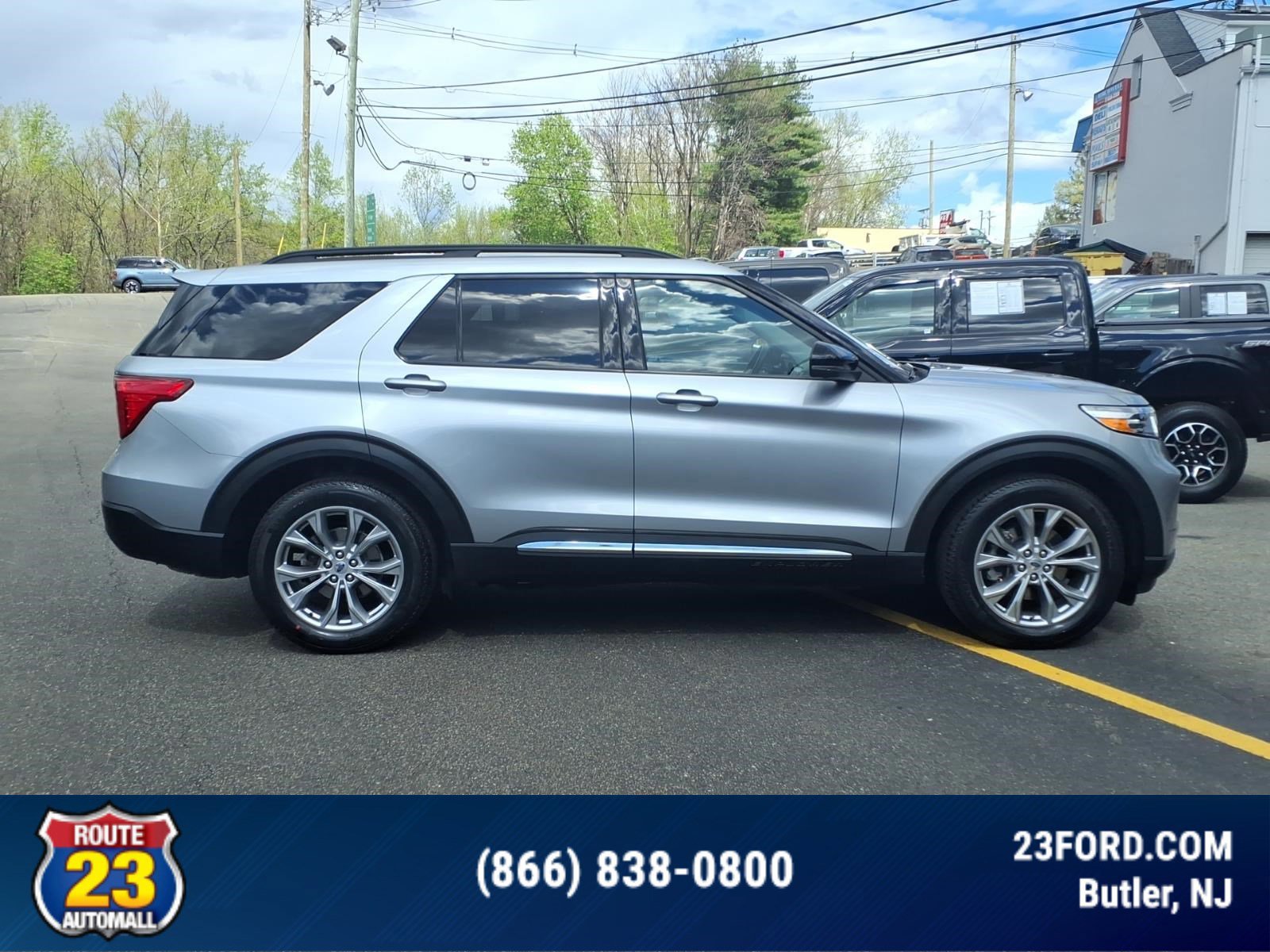 Certified 2023 Ford Explorer XLT w/ Equipment Group 202A AWD/4WD image 6