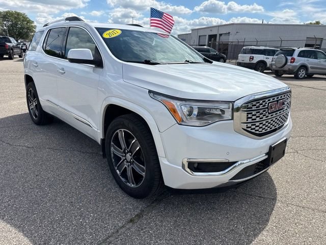 Used 2017 GMC Acadia Denali w/ Technology Package AWD/4WD image 10