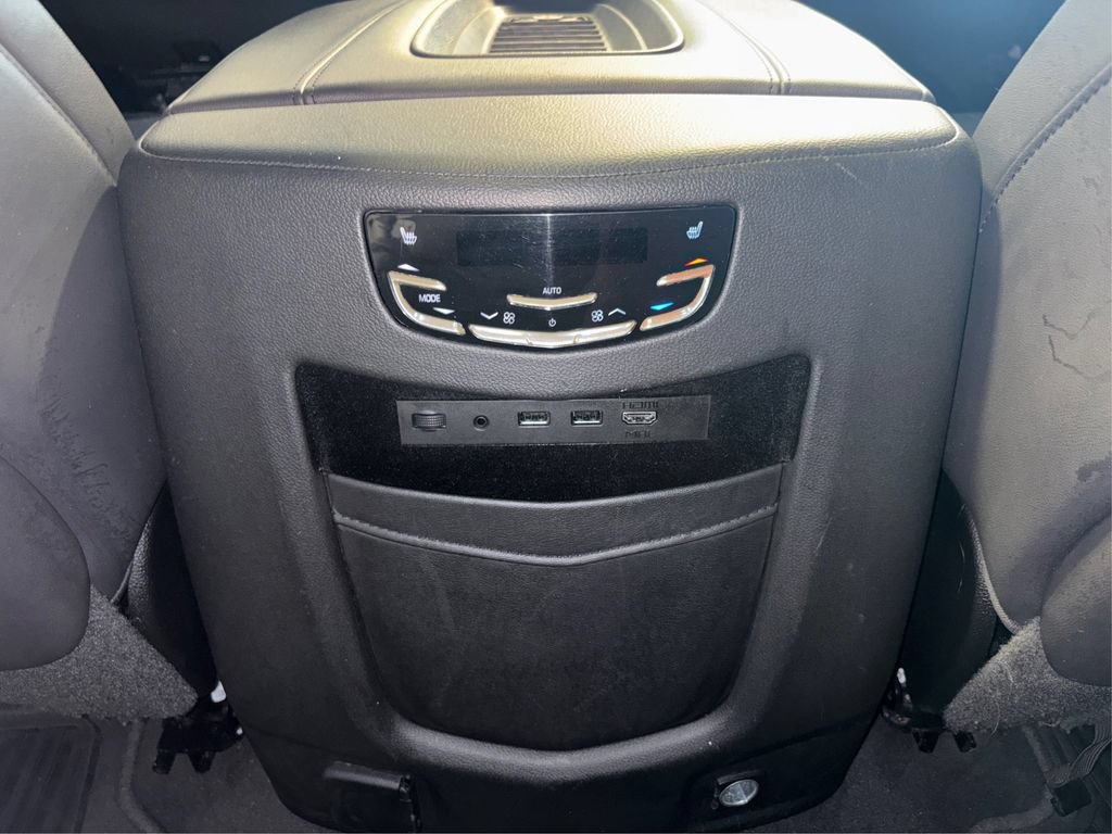 Used 2019 Cadillac Escalade Luxury w/ Escalade Sport Edition AWD/4WD image 30