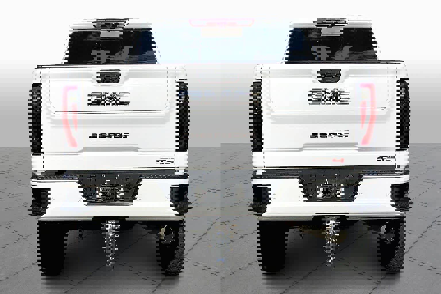 Used 2024 GMC Sierra 2500 AT4 w/ Technology Package image 3