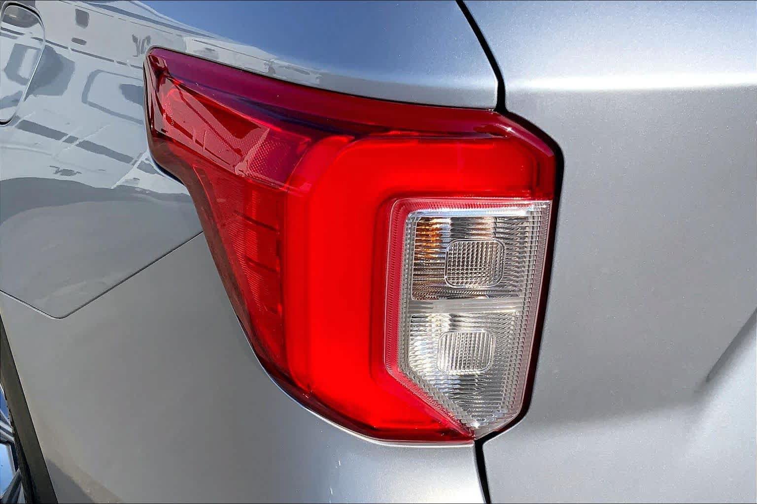 Certified 2023 Ford Explorer XLT w/ Equipment Group 202A RWD image 25