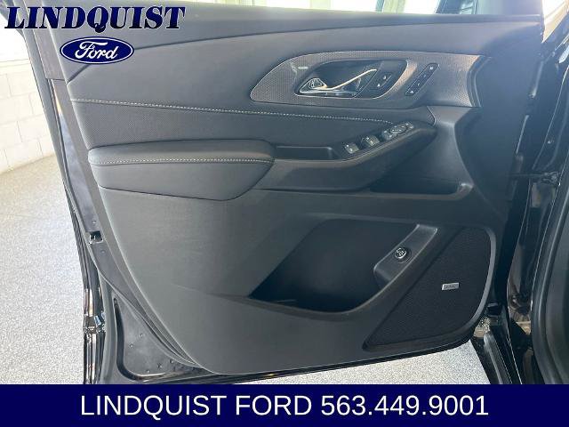 Used 2023 Chevrolet Traverse Premier w/ Redline Edition AWD/4WD image 7