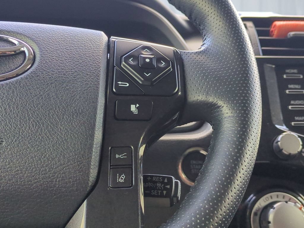 Used 2023 Toyota 4Runner TRD Off-Road Premium w/ Moonroof Package AWD/4WD image 17