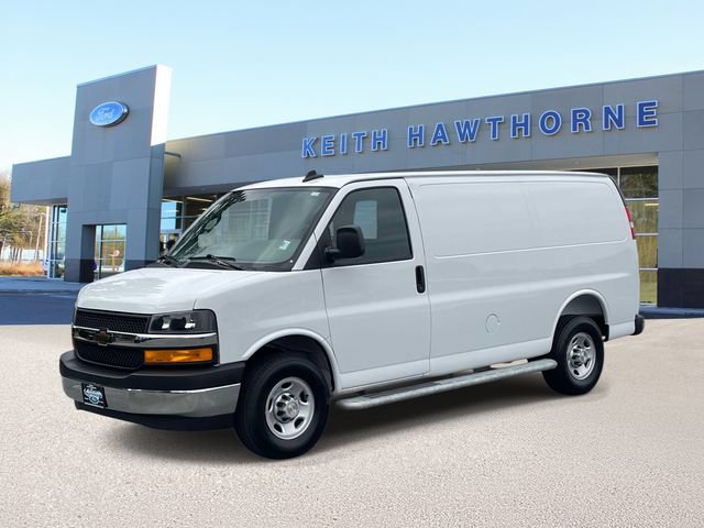 Used 2025 Chevrolet Express 2500 w/ Driver Convenience Package RWD image 3