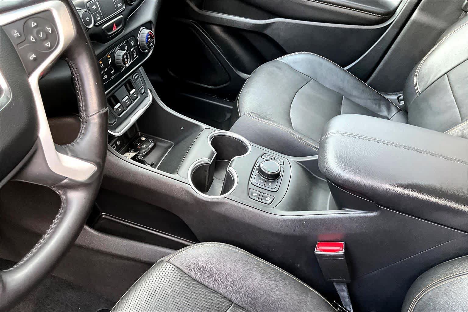 Used 2021 GMC Terrain SLT w/ Elevation Edition FWD image 17