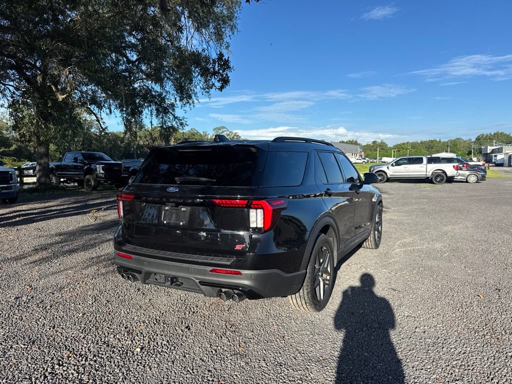 Certified 2025 Ford Explorer ST AWD/4WD image 6