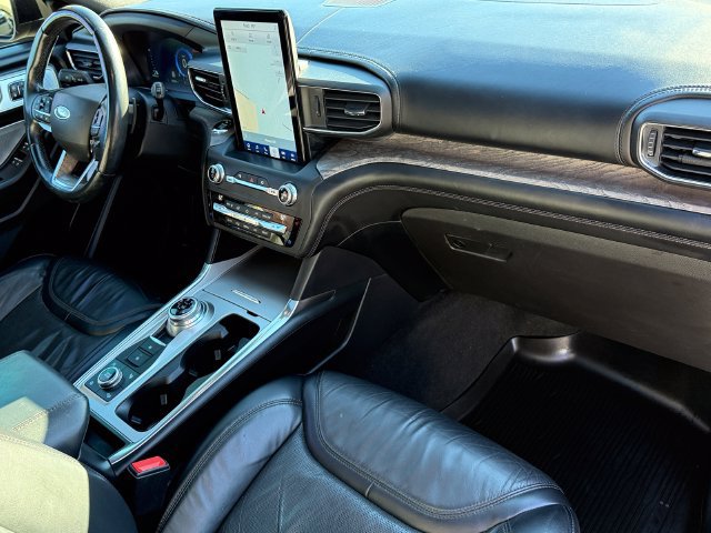 Certified 2020 Ford Explorer Platinum w/ Premium Technology Package AWD/4WD image 24