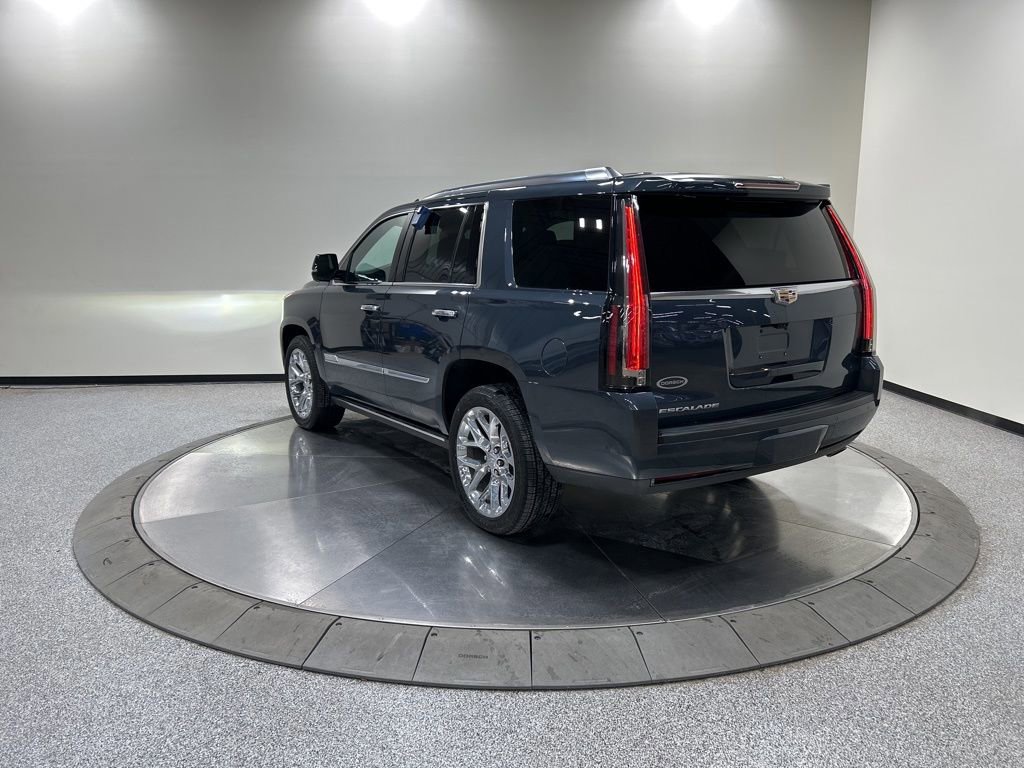 Used 2020 Cadillac Escalade Platinum image 3
