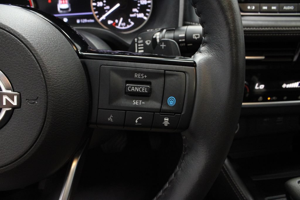 Used 2023 Nissan Rogue SL AWD/4WD image 27