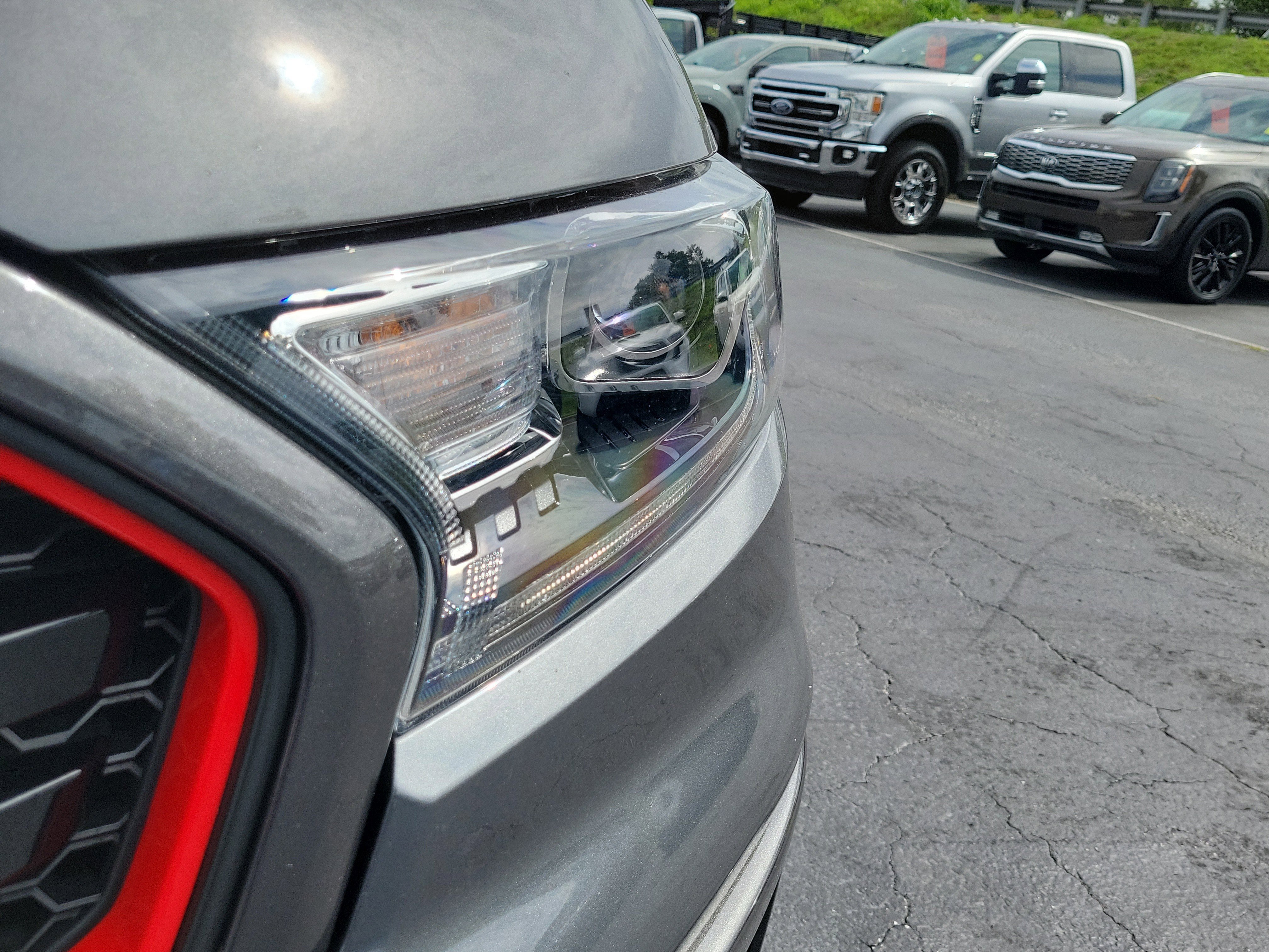 Certified 2021 Ford Ranger Lariat w/ Tremor Off-Road Package AWD/4WD image 3