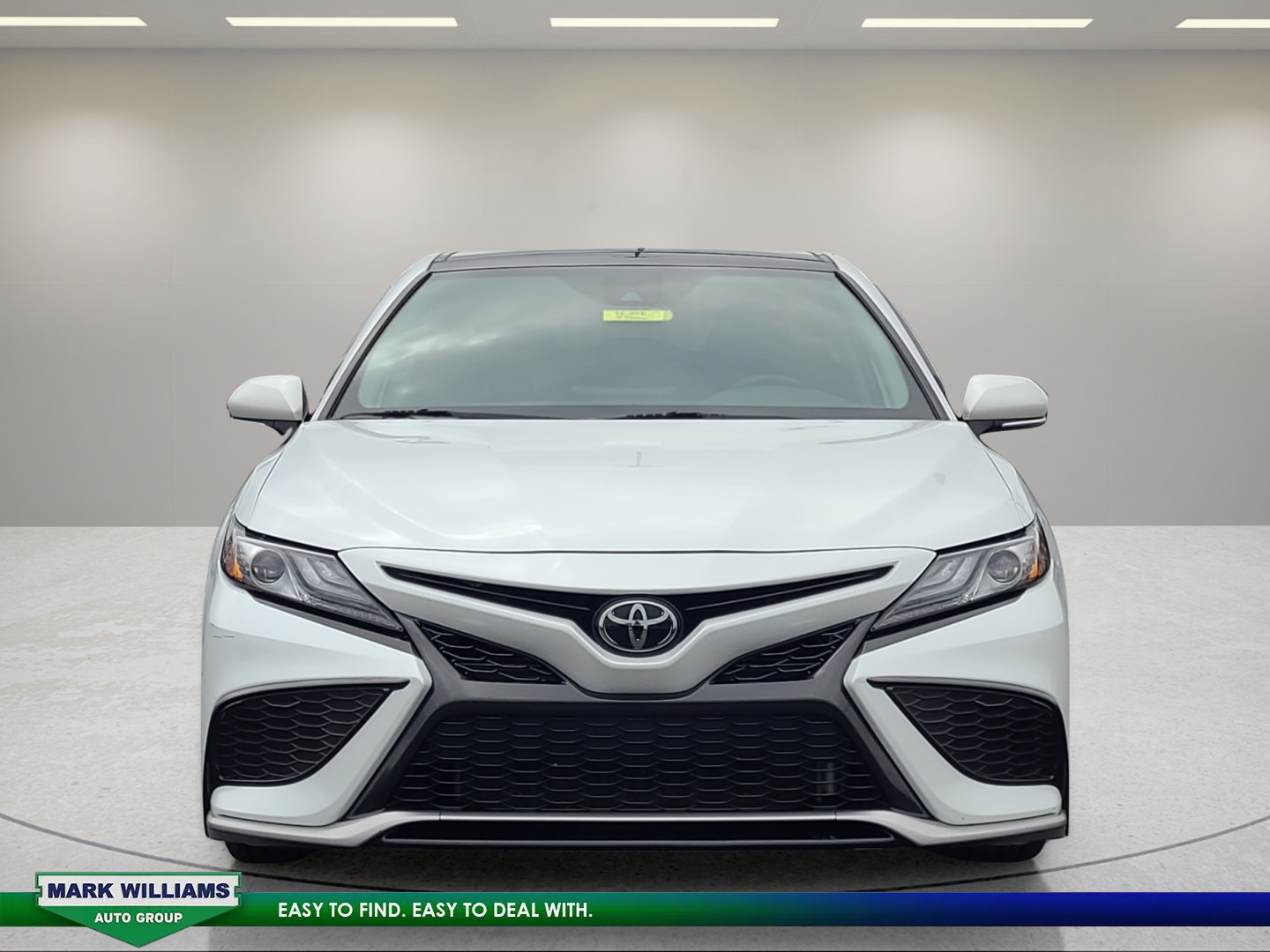 Used 2022 Toyota Camry XSE FWD image 9
