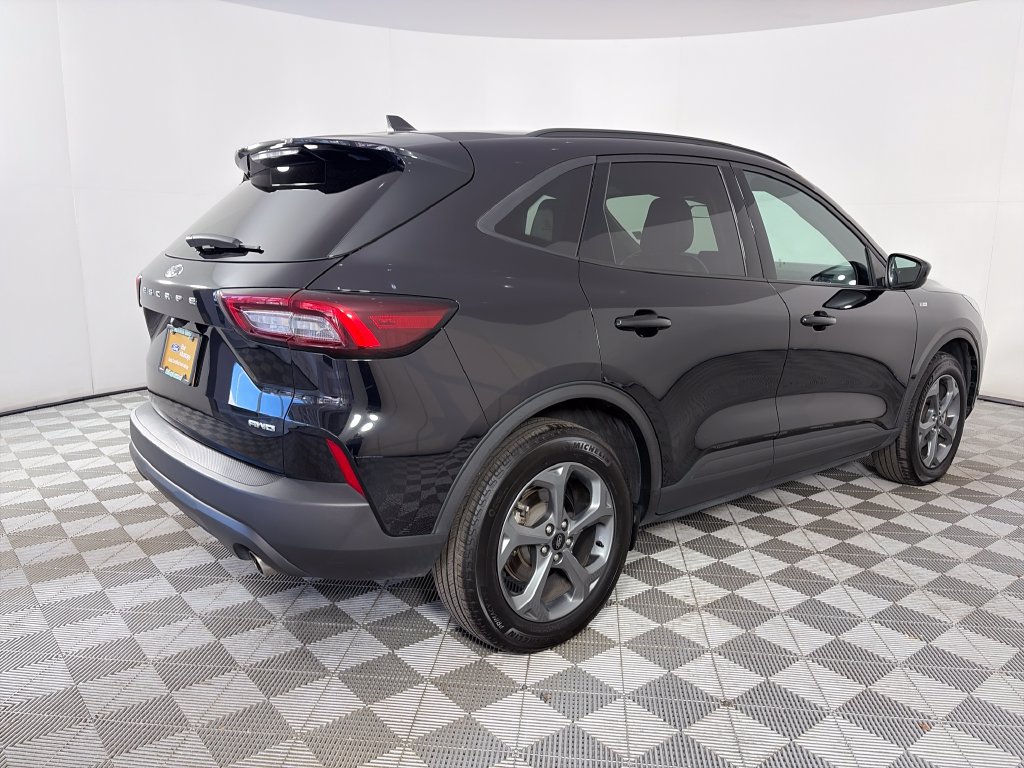 Certified 2025 Ford Escape ST-Line Select AWD/4WD image 7