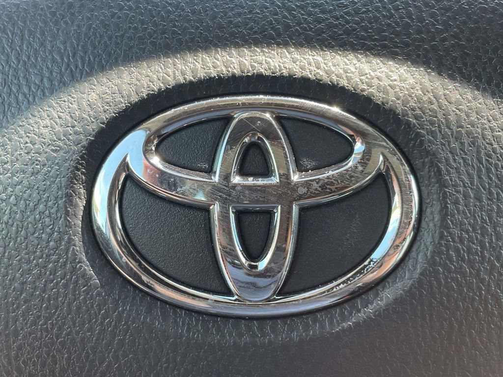 Used 2022 Toyota Camry SE FWD image 28