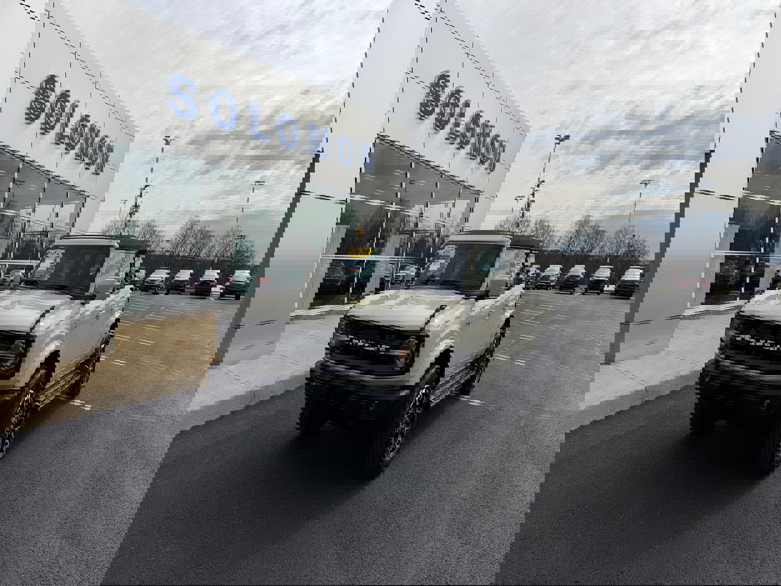 Certified 2025 Ford Bronco Outer Banks image 8