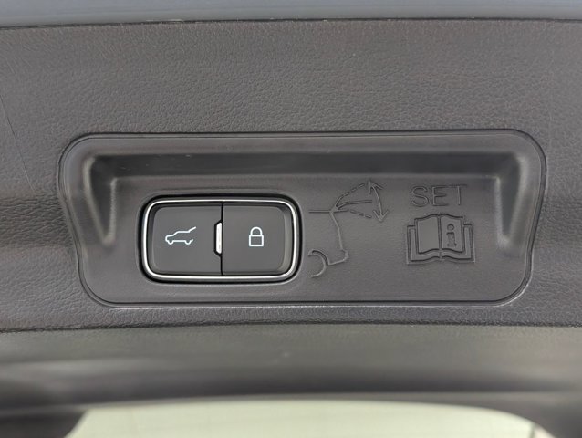 Certified 2025 Ford Explorer Active AWD/4WD image 23