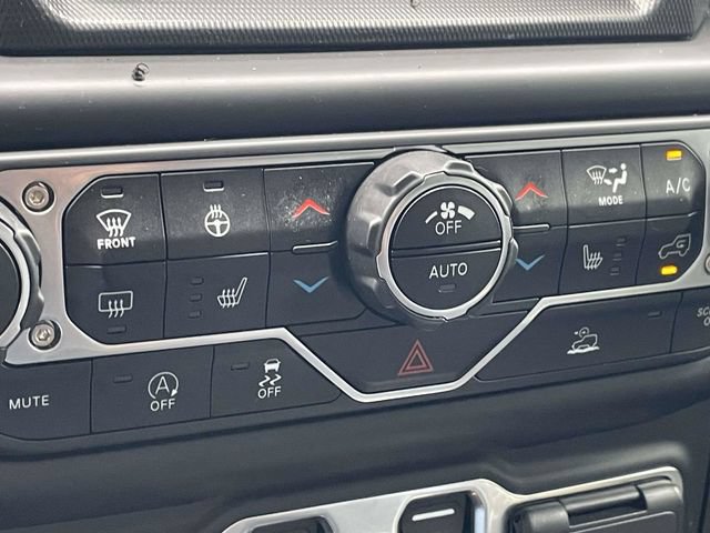 Used 2023 Jeep Gladiator Overland w/ LED Lighting Group AWD/4WD image 13